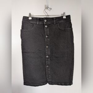 Madewell Denim Button Front Midi Skirt in Clean Black Wash- Size 28- NWOT